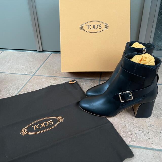 TOD'S(トッズ)のTOD’s   ショートブーツ　35.5(22.5㎝) レディースの靴/シューズ(ブーツ)の商品写真