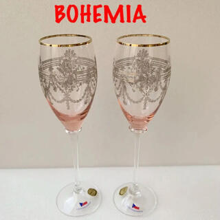 ボヘミア クリスタル(BOHEMIA Cristal)の未使用　BOHEMIA  レースピンク　ペアグラス(アルコールグッズ)