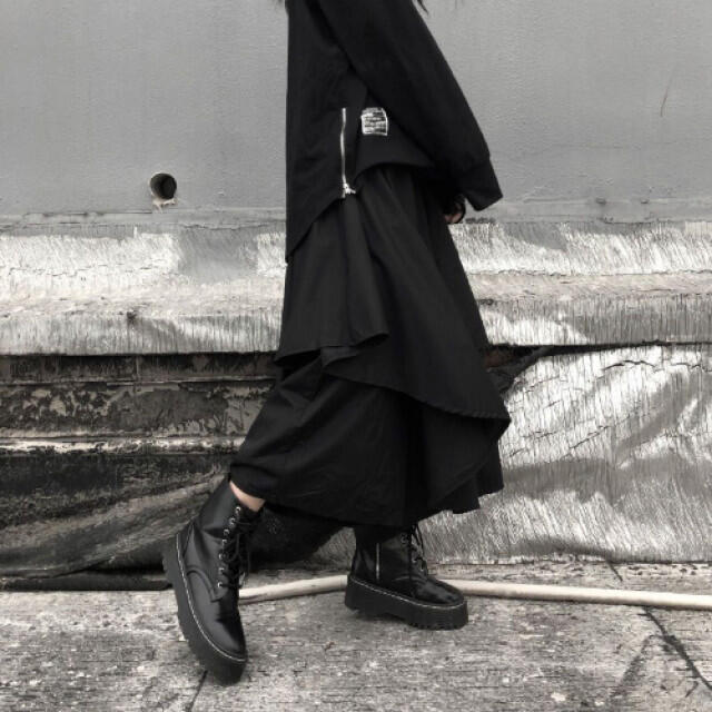 変形ワイドパンツ レイヤード サルエルパンツ 袴 黒 フレアスカート レディースのパンツ(サルエルパンツ)の商品写真
