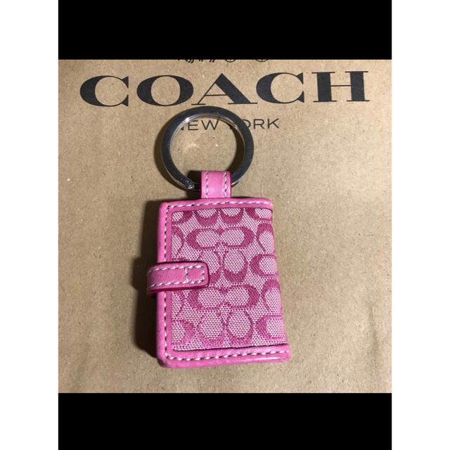 COACH(コーチ)の「はるるん様専用」COACH コーチ　手帳型キーホルダー レディースのアクセサリー(チャーム)の商品写真