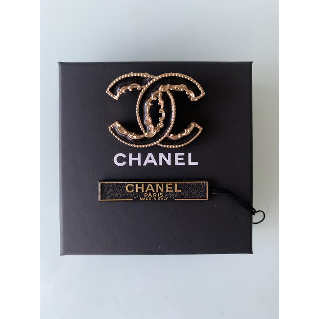 CHANEL(シャネル)のシャネルCHANELブローチ(美品) レディースのアクセサリー(ブローチ/コサージュ)の商品写真