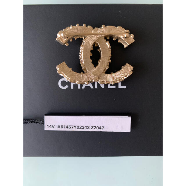 CHANEL(シャネル)のシャネルCHANELブローチ(美品) レディースのアクセサリー(ブローチ/コサージュ)の商品写真