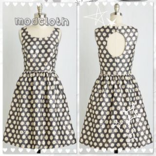 モドクロス(ModCloth)のmodcloth ドッド Aライン シルバードレス(ミニドレス)