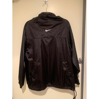 ナイキ(NIKE)のナイキ　プルオーバー　Mサイズ　ブラック(ナイロンジャケット)