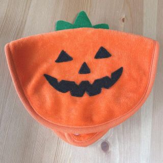 美品　かぼちゃ　スタイ　ハロウィーン タオル地 よだれかけ　(ベビースタイ/よだれかけ)