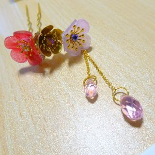 ハンドメイドかんざし　紅白と金の梅(ヘアアクセサリー)