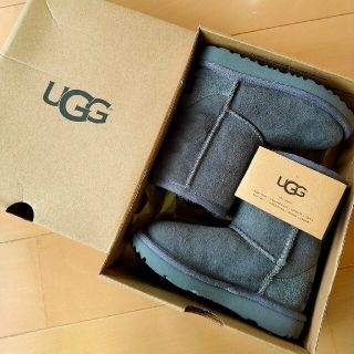 アグ(UGG)の最終値下げ 新品UGG アグ 子供用 ムートンブーツ 半額(ブーツ)