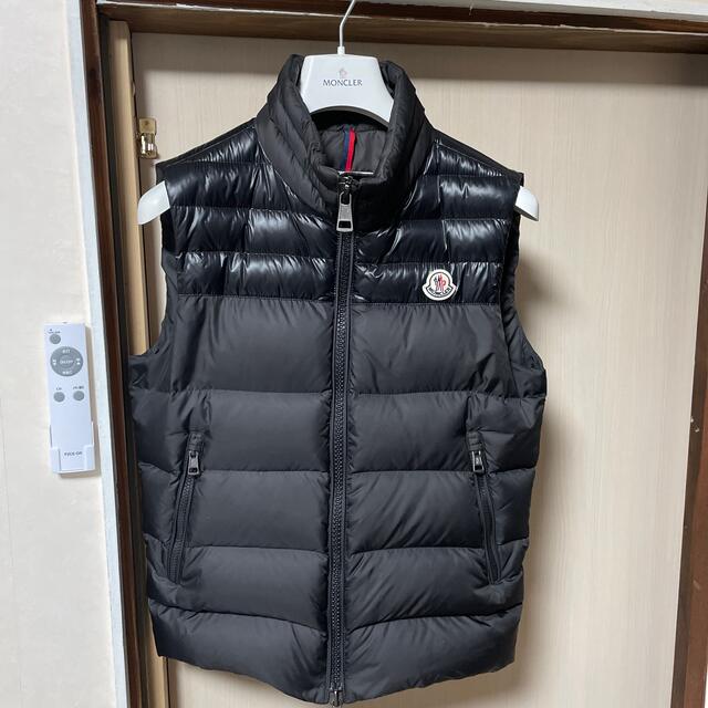 MONCLER(モンクレール)のモンクレール　ダウンベストDUPRESブラック0 メンズのジャケット/アウター(ダウンベスト)の商品写真