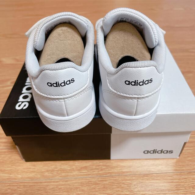 adidas(アディダス)のadidas GRANDCORT I ベルクロ　16.5cm キッズ/ベビー/マタニティのキッズ靴/シューズ(15cm~)(スニーカー)の商品写真