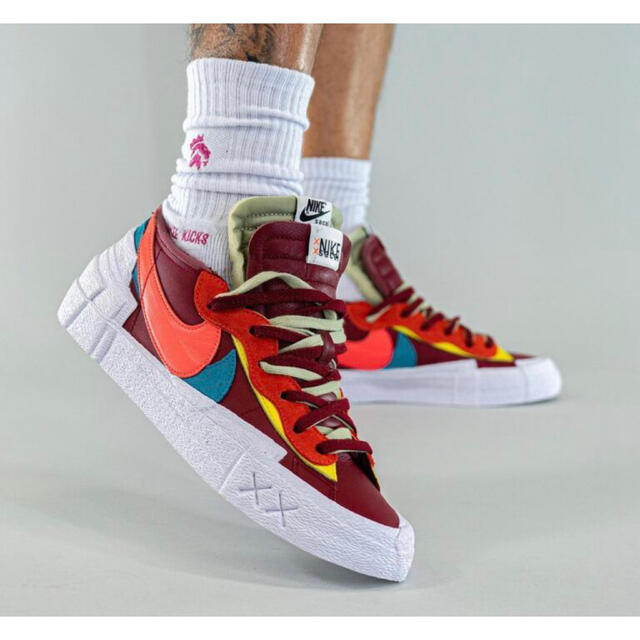 NIKE - ◇ KAWS SACAI NIKE BLAZER LOW コラボ スニーカー ◇の通販 by