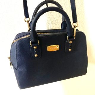 マイケルコース(Michael Kors)のMICHAEL KORS ポシェット　バッグ（ネイビー）(ショルダーバッグ)