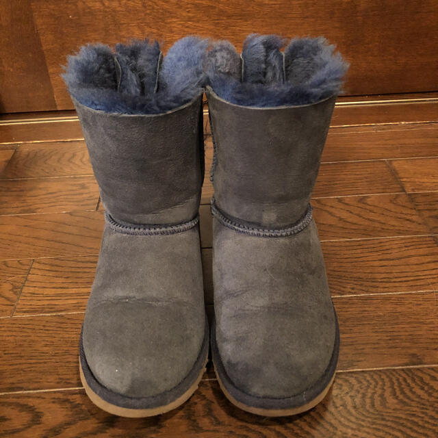 UGG(アグ)のUGG ムートンブーツ　ベイリーボウキッズ　21cm ネイビー キッズ/ベビー/マタニティのキッズ靴/シューズ(15cm~)(ブーツ)の商品写真