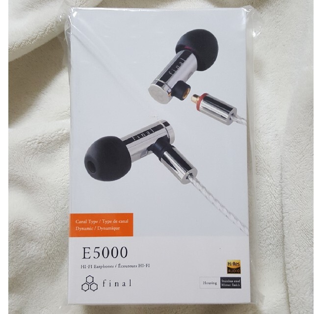 オーディオ機器イヤホン Final (ファイナル) E5000　新品