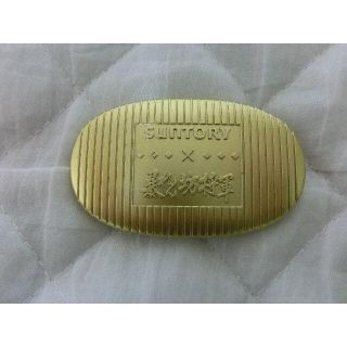 黄金の小判に入ったＥｄｙ(男性タレント)