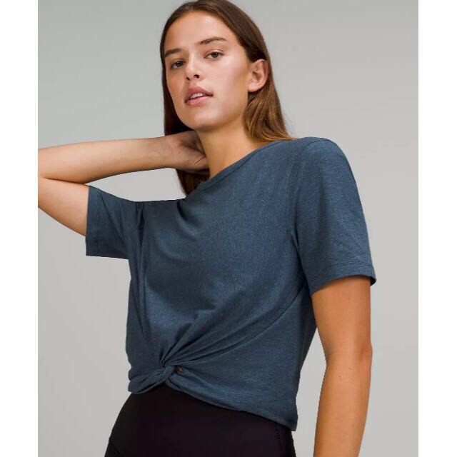 lululemon(ルルレモン)のLululemon ルルレモン Crescent SS Tシャツ スポーツ/アウトドアのトレーニング/エクササイズ(ヨガ)の商品写真