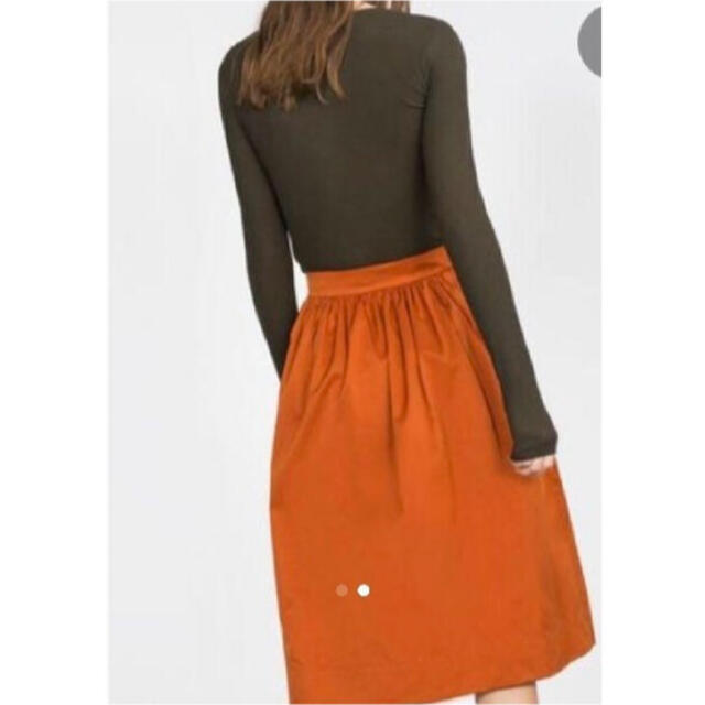 ZARA(ザラ)の週末限定価格　ZARA WOMAN  オレンジ　フレアスカート レディースのスカート(ひざ丈スカート)の商品写真