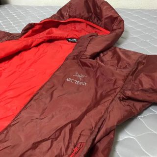 アークテリクス(ARC'TERYX)のアークテリクス　ニュークレイFL メンズM ワインレッド　マウンテンパーカー(マウンテンパーカー)