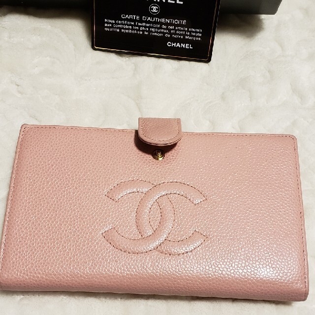 CHANEL(シャネル)のCHANEL⭐レザー折り財布【正規品】 レディースのファッション小物(財布)の商品写真