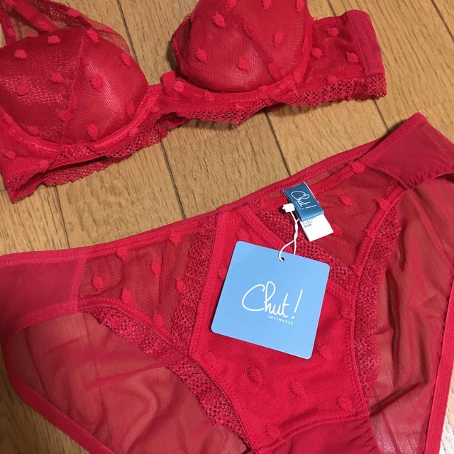 PEACH JOHN(ピーチジョン)の新品　B65 Chut！INTIMATES シュット　ブラ　ショーツ　アンフィ レディースの下着/アンダーウェア(ブラ&ショーツセット)の商品写真