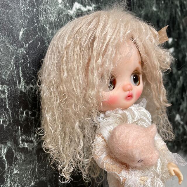 blythe _wm-465ペールベージュ⭐️チベットラムウィッグ