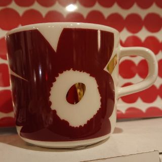 マリメッコ(marimekko)の新品★限定マリメッコmarimekkoマグカップ★花の中心ゴールド★北欧★送料込(食器)