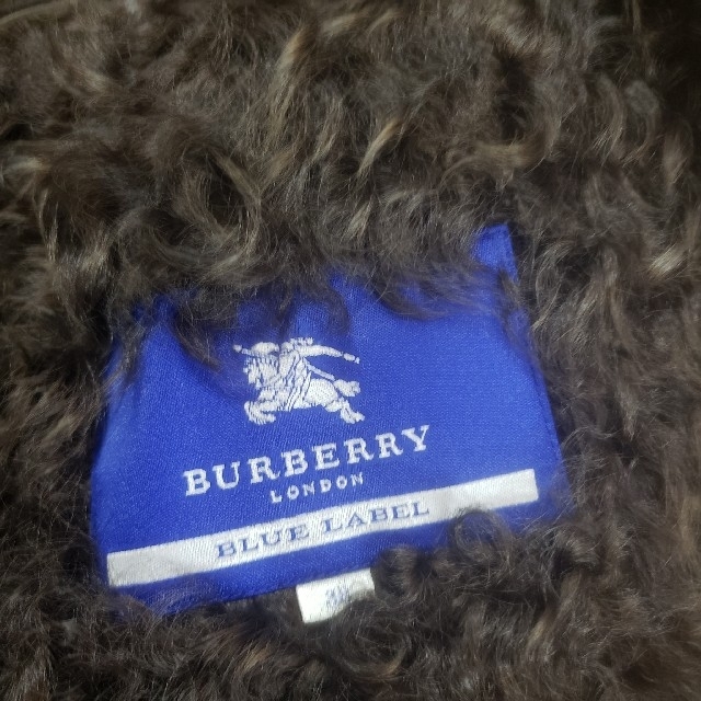 BURBERRY BLUE LABEL(バーバリーブルーレーベル)の【最高峰】BURBERRYブルーレーベル　ムートンコート 未使用 レディースのジャケット/アウター(毛皮/ファーコート)の商品写真