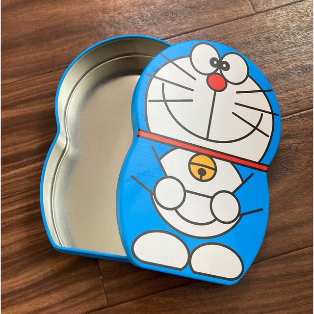 ドラえもん　缶　ウソ800 エンタメ/ホビーのおもちゃ/ぬいぐるみ(キャラクターグッズ)の商品写真