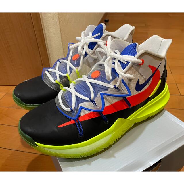 NIKE(ナイキ)のNIKE KYRIE5 EP ROKIT カイリー5 メンズの靴/シューズ(スニーカー)の商品写真