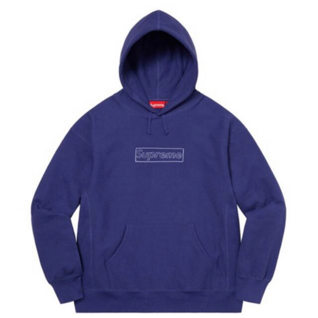 Supreme(シュプリーム)のKAWS chalk logo hooded sweatshirt Navy メンズのトップス(パーカー)の商品写真