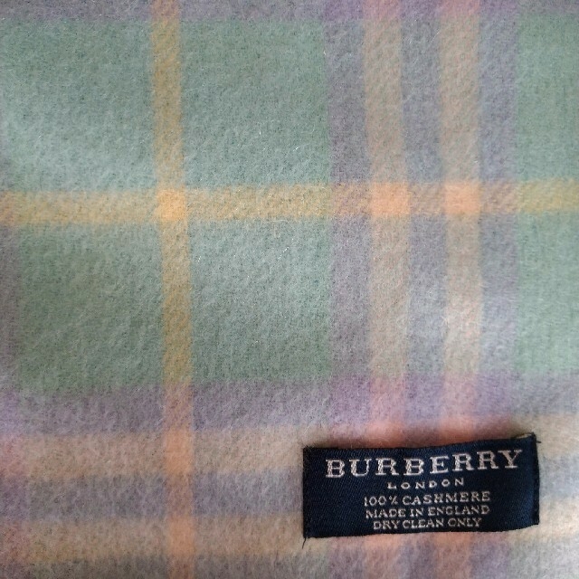 BURBERRY(バーバリー)のバーバリー　マフラー　カシミヤ100　ノバチェック柄 レディースのファッション小物(マフラー/ショール)の商品写真