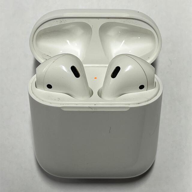 Apple(アップル)の★最終値下・予約済★Airpods【第一世代・両耳、充電ケース（箱無し）】 スマホ/家電/カメラのオーディオ機器(ヘッドフォン/イヤフォン)の商品写真