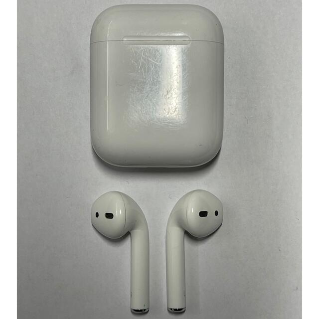 Apple(アップル)の★最終値下・予約済★Airpods【第一世代・両耳、充電ケース（箱無し）】 スマホ/家電/カメラのオーディオ機器(ヘッドフォン/イヤフォン)の商品写真