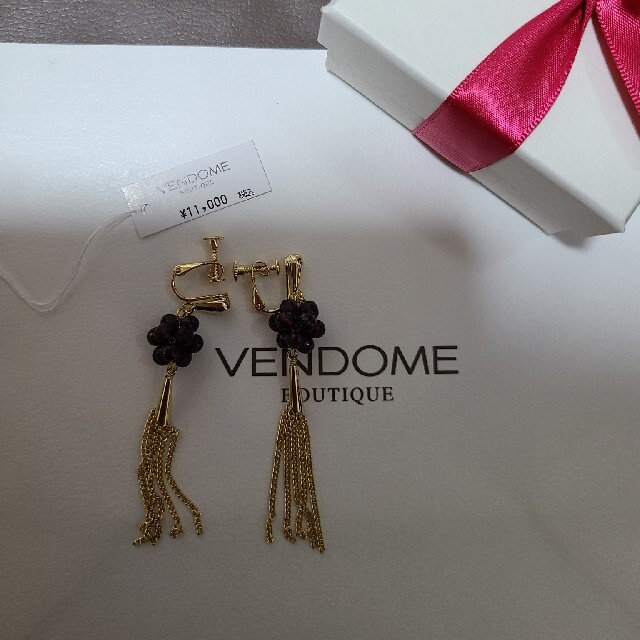 Vendome Aoyama(ヴァンドームアオヤマ)の令和４年１月２日購入松坂屋Vendome Aoyama！11000円おしな レディースのアクセサリー(イヤリング)の商品写真