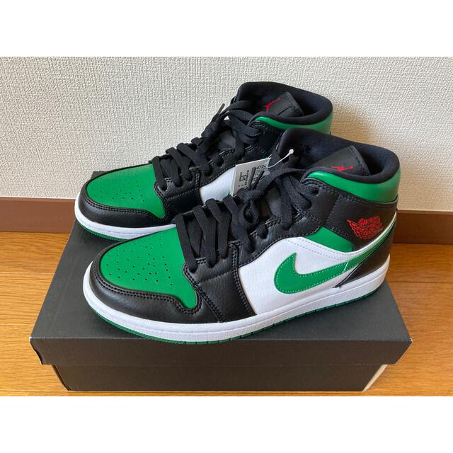 NIKE(ナイキ)のNIKE エアジョーダン1 MID PINE GREEN 26cm メンズの靴/シューズ(スニーカー)の商品写真