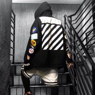 オフホワイト(OFF-WHITE)のoff-white  オフホワイト  ワッペン　パーカー (パーカー)