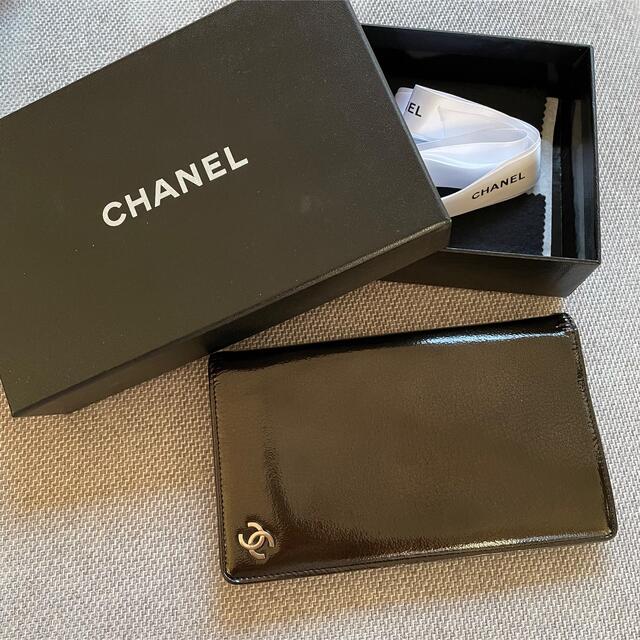 CHANEL(シャネル)のシャネル 長財布 2つ折り エナメル  レディースのファッション小物(財布)の商品写真