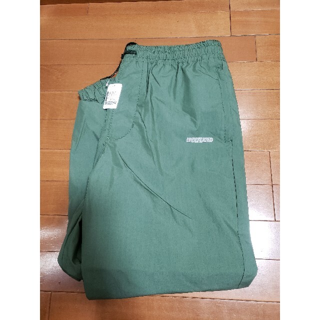 UNDEFEATED training pants L Olive