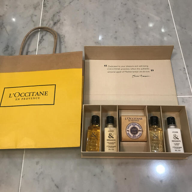 L'OCCITANE(ロクシタン)のロクシタンプレミアムアメニティセット コスメ/美容のヘアケア/スタイリング(シャンプー/コンディショナーセット)の商品写真