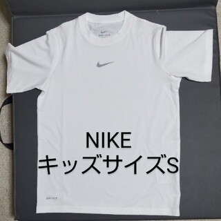 ナイキ(NIKE)の【NIKE】　白Tシャツ　キッズサイズ(Tシャツ/カットソー)