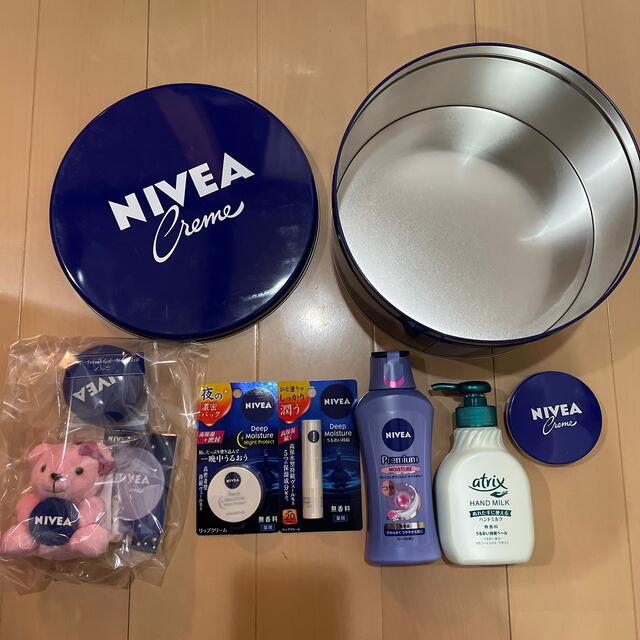 ニベア(ニベア)の新品未使用　NIVEA ニベア　ビッグ缶　 コスメ/美容のボディケア(ボディクリーム)の商品写真