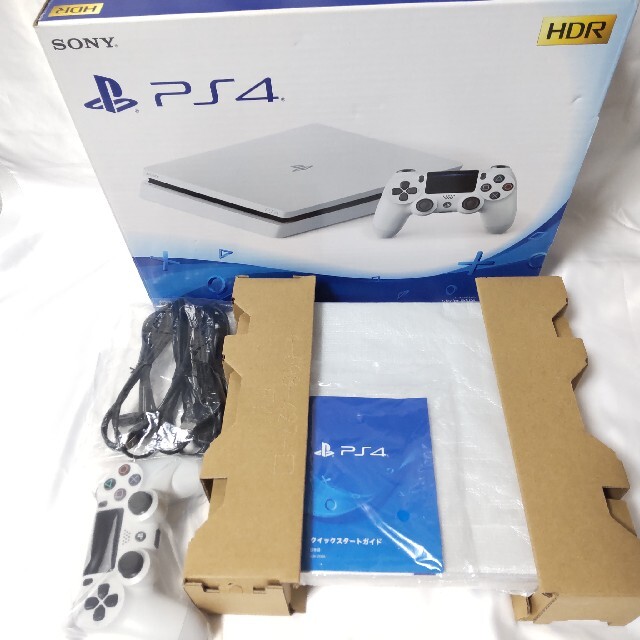 PlayStation4(プレイステーション4)のPS4 グレイシャーホワイト 薄型 CUH-2100A500GBモデル 美品 エンタメ/ホビーのゲームソフト/ゲーム機本体(家庭用ゲーム機本体)の商品写真