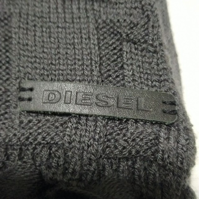 DIESEL(ディーゼル)のDIESEL  マフラー　グレー　　美品 メンズのファッション小物(マフラー)の商品写真