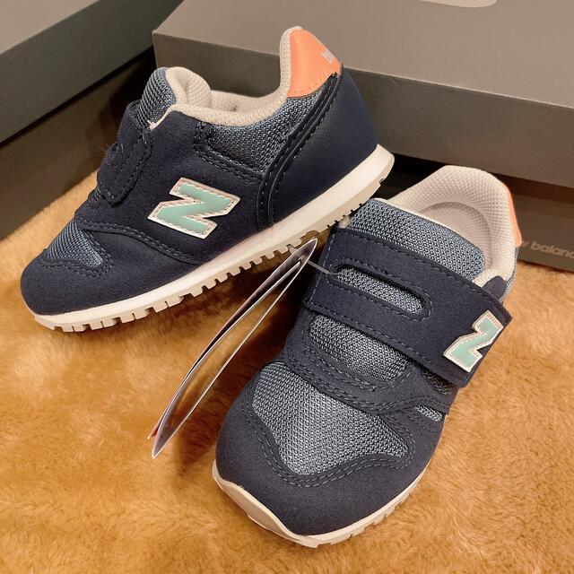 New Balance(ニューバランス)の15.0 新品 ニューバランス スニーカー 373 キッズ ネイビー ベビー キッズ/ベビー/マタニティのキッズ靴/シューズ(15cm~)(スニーカー)の商品写真