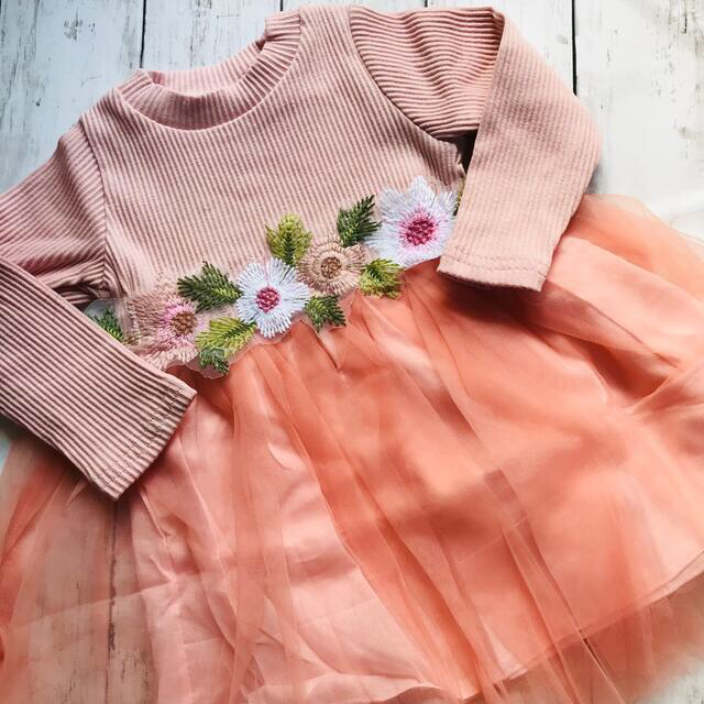 フラワーニットチュールワンピース ホワイト 100 キッズ/ベビー/マタニティのキッズ服女の子用(90cm~)(ワンピース)の商品写真