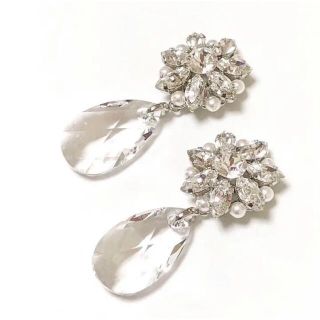 ヴェラウォン(Vera Wang)のブライダルジュエリー(イヤリング)