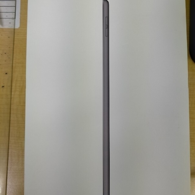 iPad 第8世代 WiFiモデル本体 32GB スペースグレー色 | フリマアプリ ラクマ