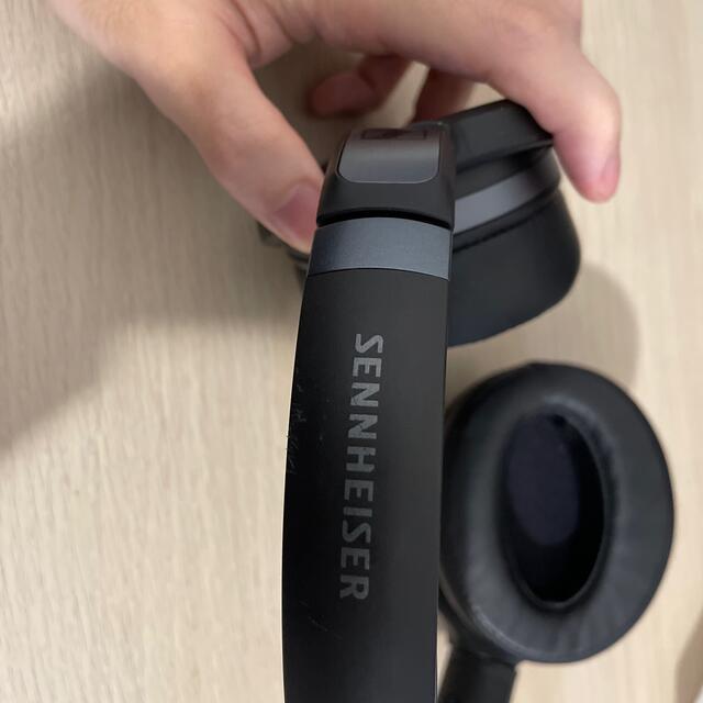 SENNHEISER(ゼンハイザー)のゼンハイザー　ヘッドホン　HD 4.40BT スマホ/家電/カメラのオーディオ機器(ヘッドフォン/イヤフォン)の商品写真