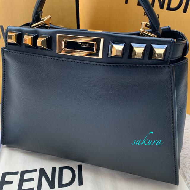 FENDI(フェンディ)のフェンディFENDI ピーカブー 【限定ゴールドエディション】美品 レディースのバッグ(ハンドバッグ)の商品写真