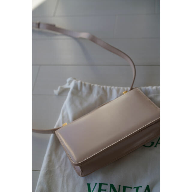 Bottega Veneta(ボッテガヴェネタ)のセール  ボッテガヴェネタ　ザ・クラシックバッグ　Mini Classic レディースのバッグ(ショルダーバッグ)の商品写真