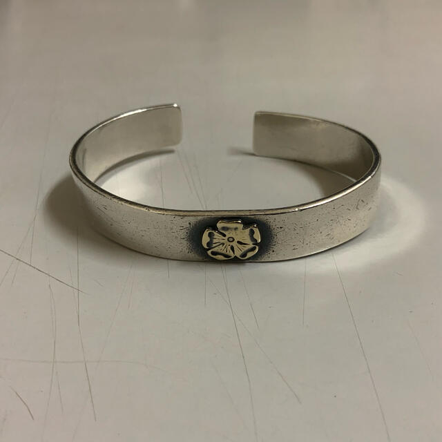 goro's(ゴローズ)のgoro's ゴローズ ローズ 平打ちブレス  メンズのアクセサリー(バングル/リストバンド)の商品写真